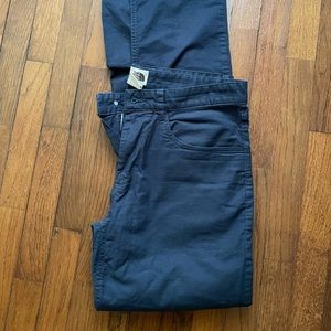 Men’s North Face navy pants